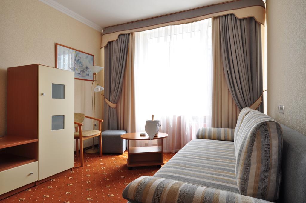 Hotel Yubileiny Μινσκ Εξωτερικό φωτογραφία